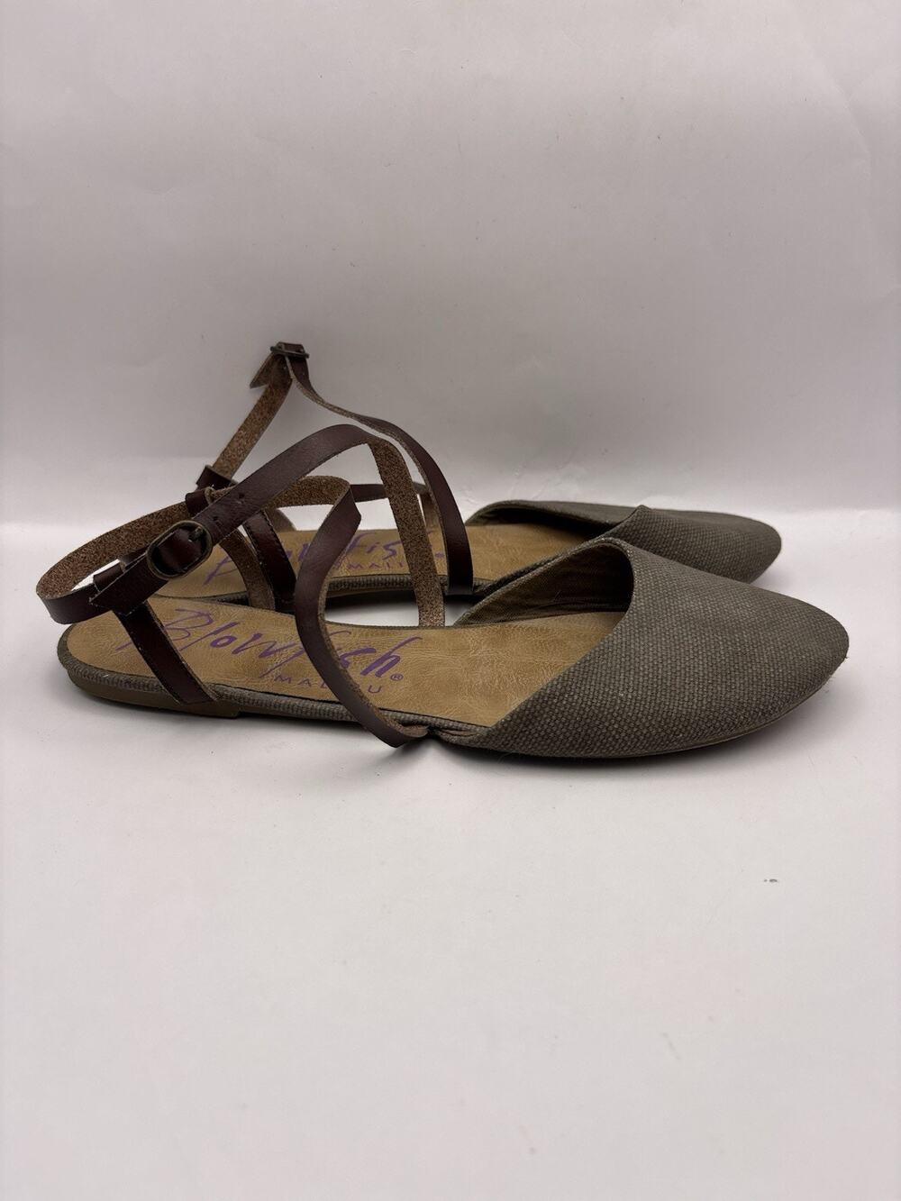 Blowfish Malibu Closed Toe Flats Women Size 10